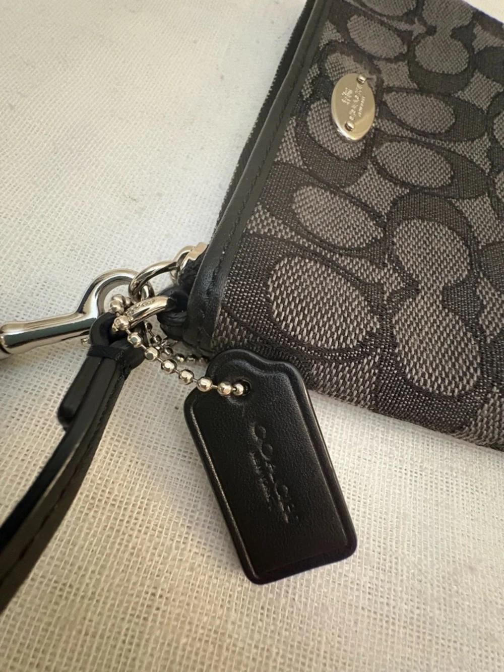 Coach Corner Zip Wristlet Black Smoke Signature Jacquard Leather Gift idea NWOT
